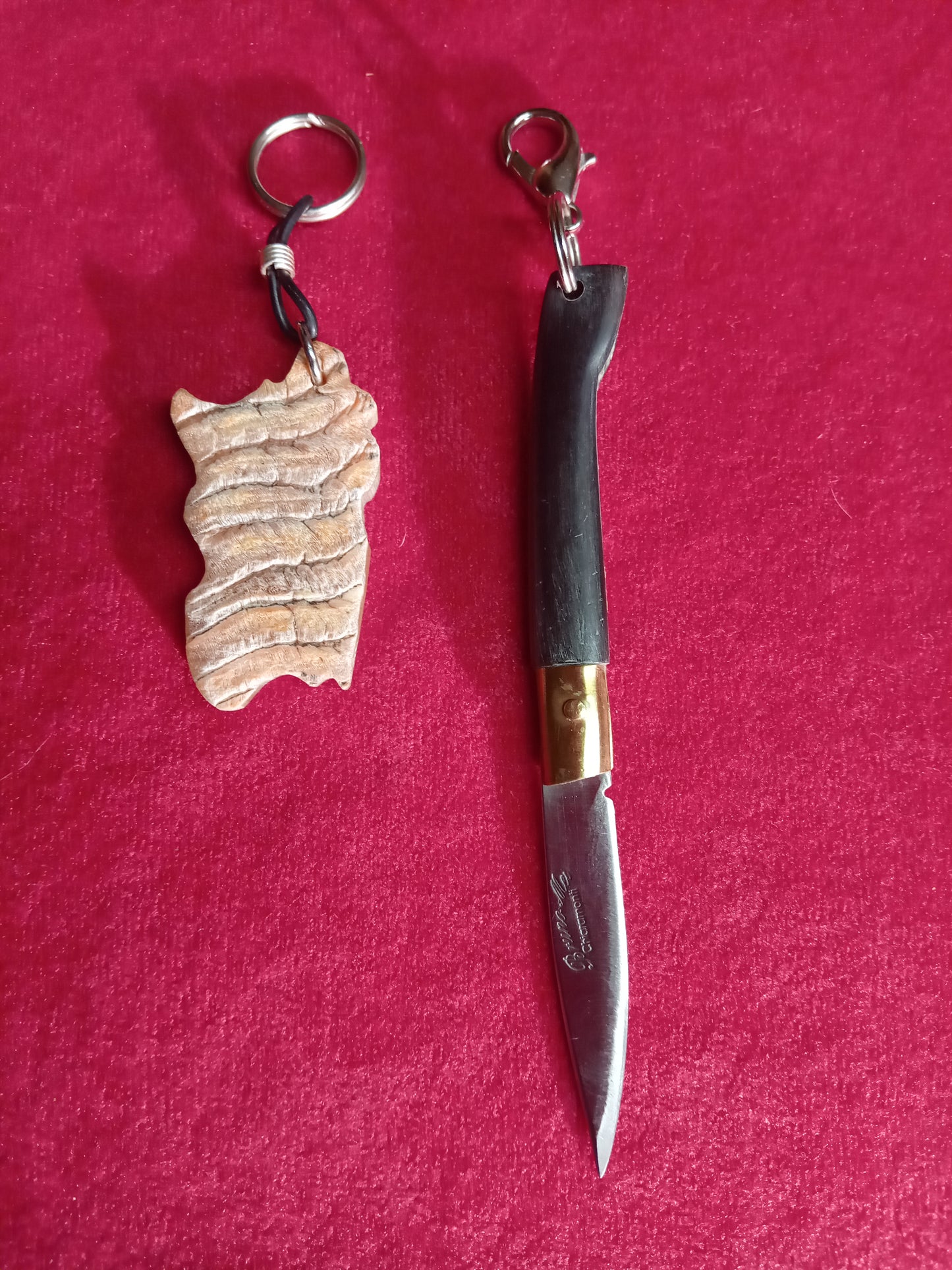 Coltello pattadese sardo, portachiavi artigianale,realizzato a mano,lama 5 CM in corno di montone, portachiavi in omaggio in corno di montone