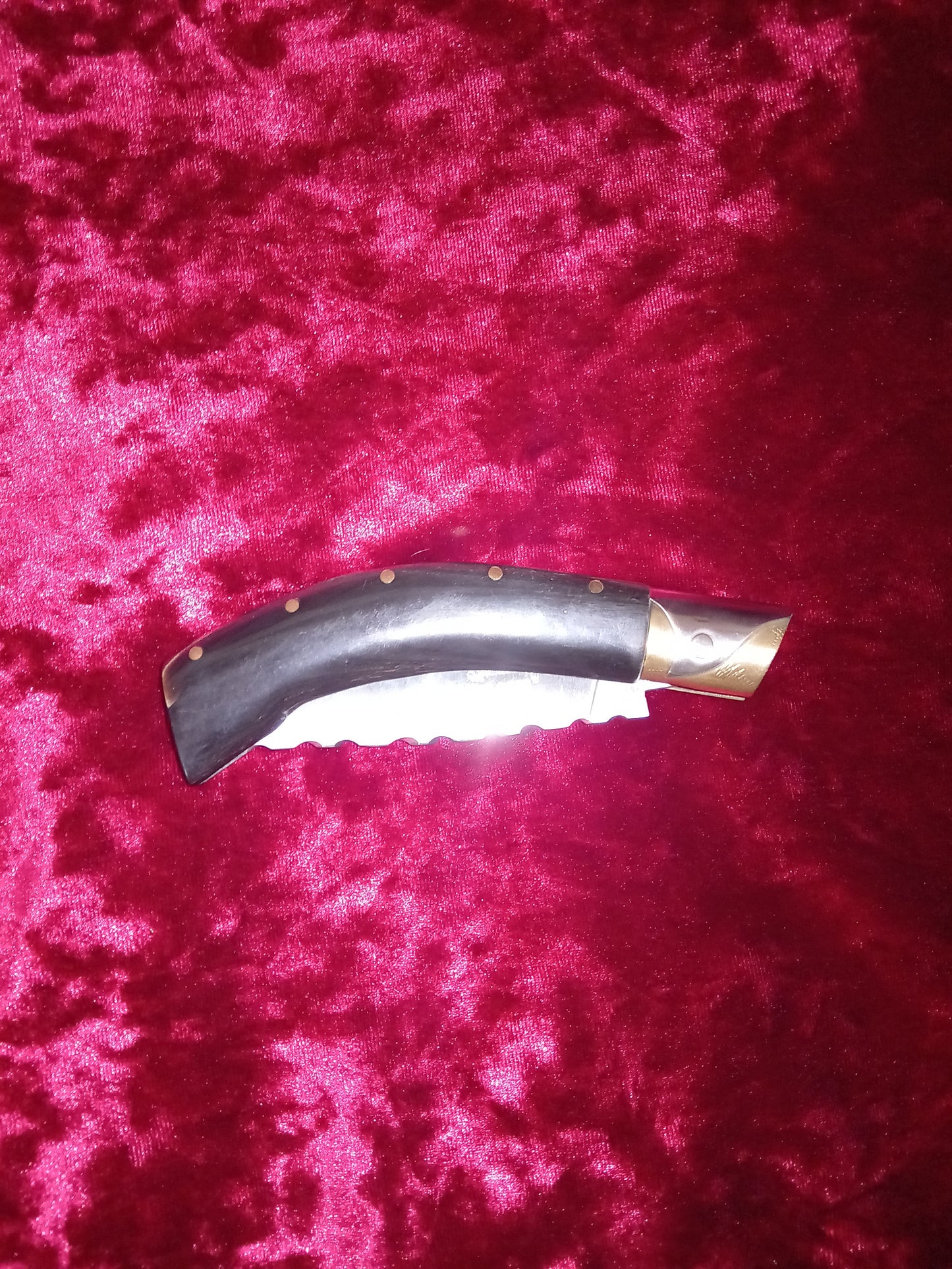Coltello arburesa con anima decorata ,lama 9.5 CM ,impugnatura in corno di bufalo