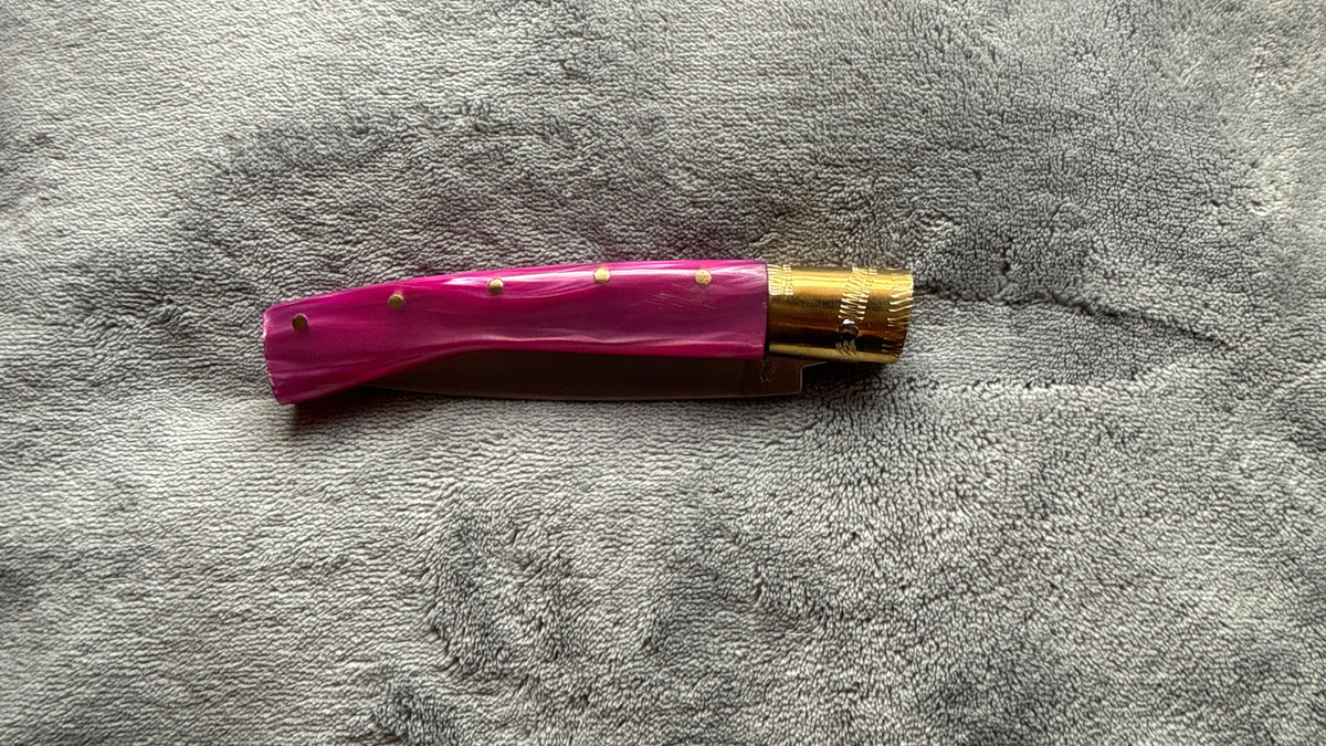 Coltello pattadese lama 10,5 CM in kirinite fuscia.