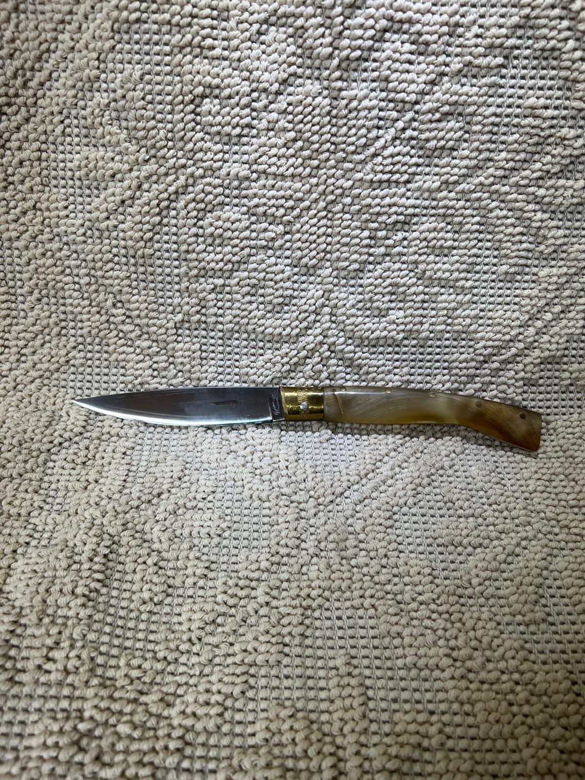 Coltello pattadese con anima, lama 11,5 CM ,impugnatura in corno di montone chiaro