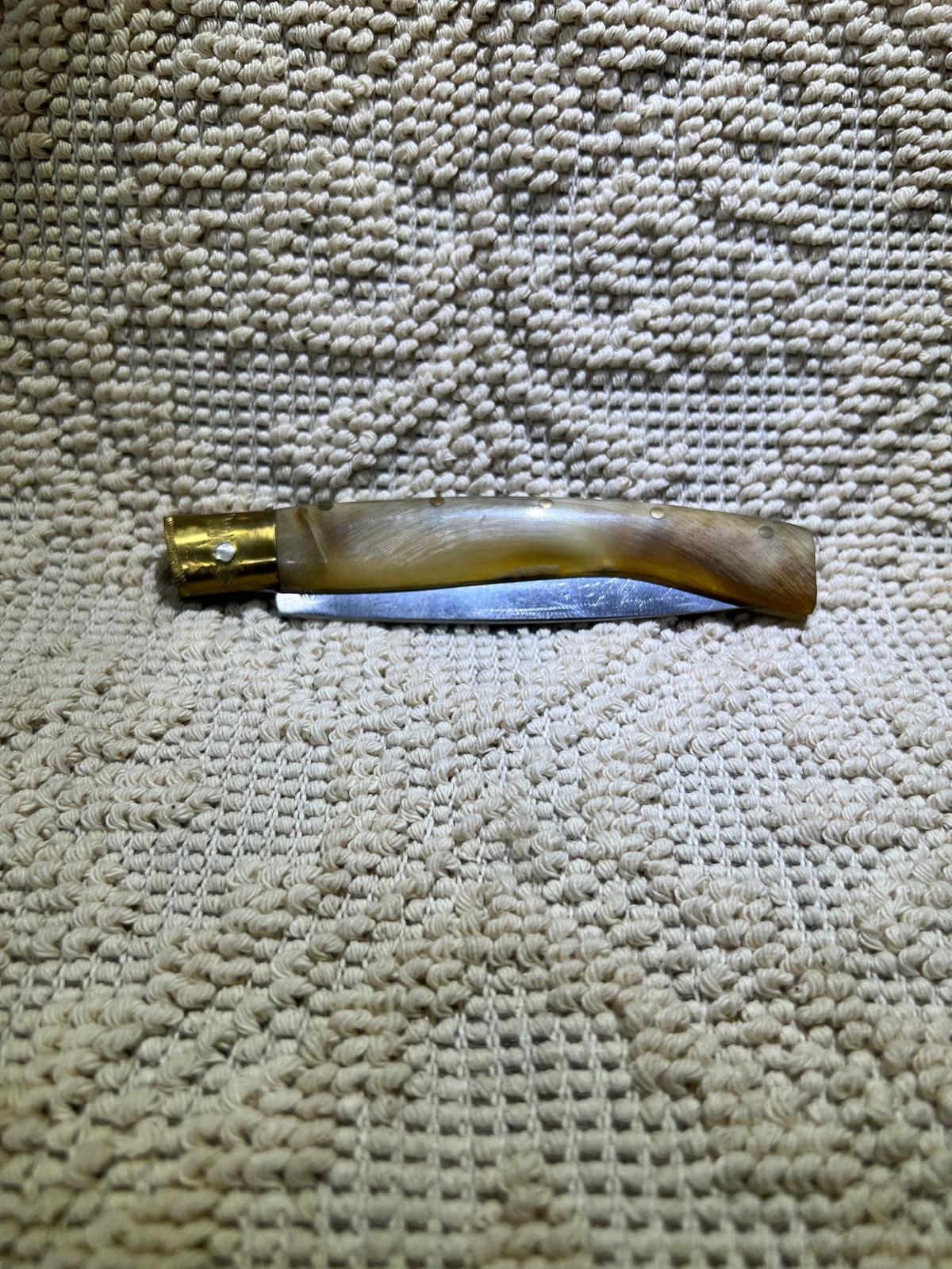 Coltello pattadese con anima, lama 11,5 CM ,impugnatura in corno di montone chiaro