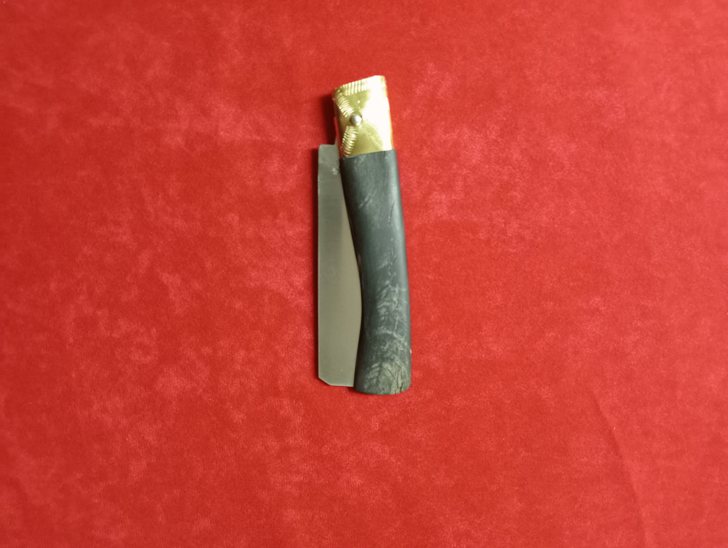 Coltello lametta,lama 10 CM,impugnatura in corno di caprone