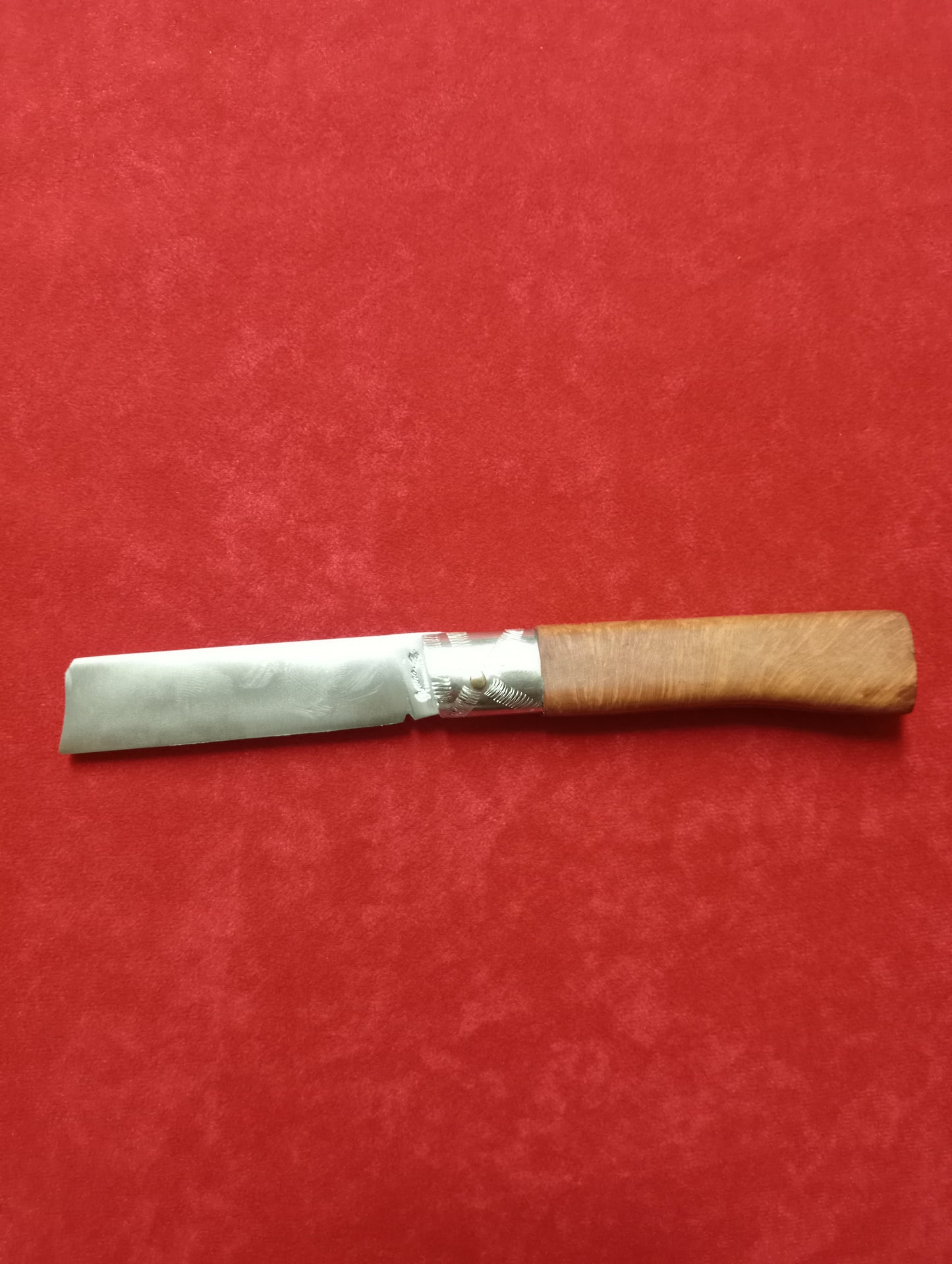 Coltello lametta ,lama 9 CM, impugnatura in legno di radica
