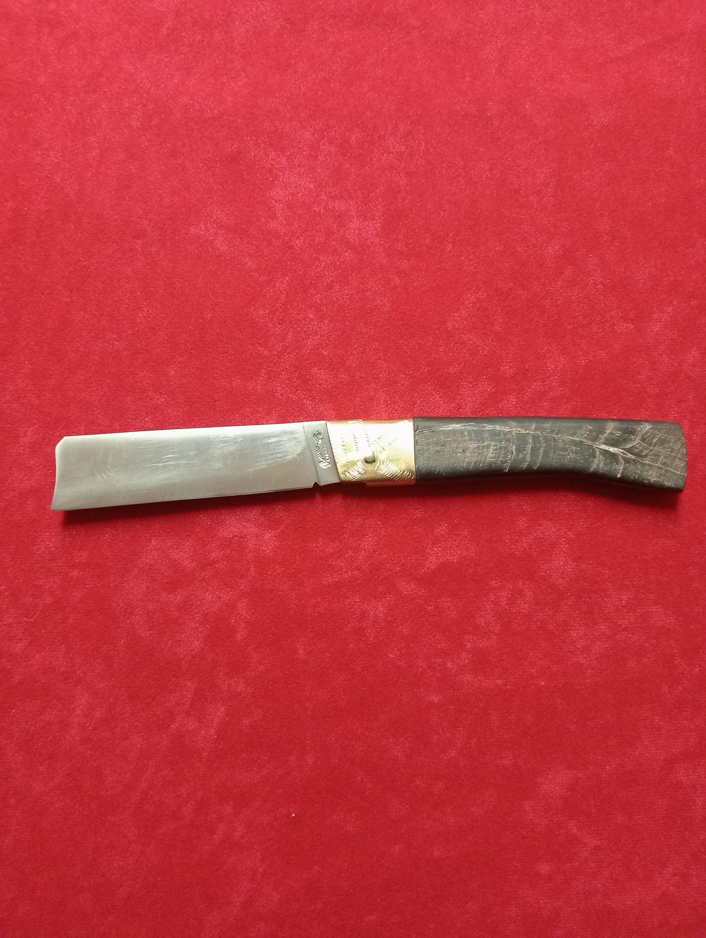 Coltello lametta ,lama da 9 CM, impugnatura in corno di caprone
