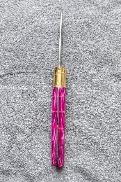 Coltello  pattadese  lama 10,5 CM in kirinite fuscia.