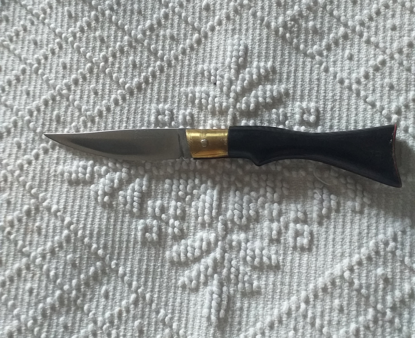 Coltello pattadese lama 9,5 CM ,impugnatura corno di montone a forma di fucile