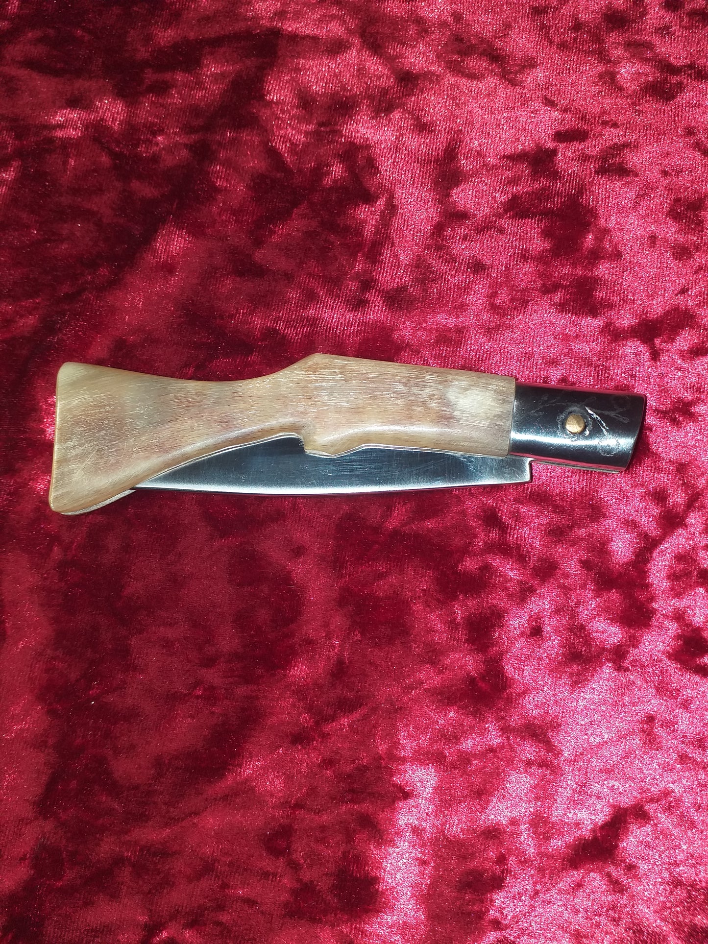 Coltello pattadese lama 10 CM ,impugnatura a forma di fucile in corno di capra