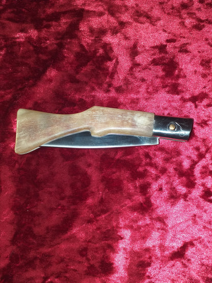 Coltello pattadese lama 10 CM ,impugnatura a forma di fucile in corno di capra