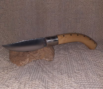 Coltello arburesa con anima decorata ,lama  decorata da 10 CM,impugnatura legno di bosso