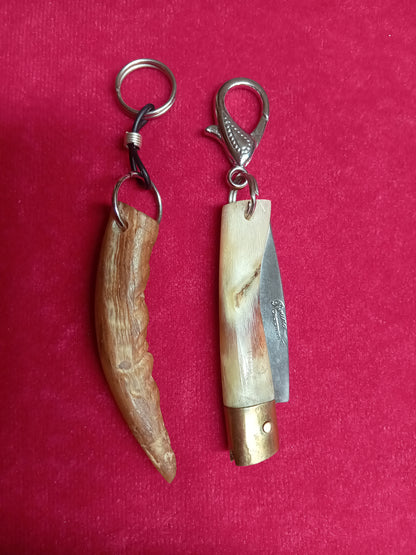Coltello pattadese portachiavi, lama 5 CM in corno di montone,con portachiavi in omaggio in corno di montone