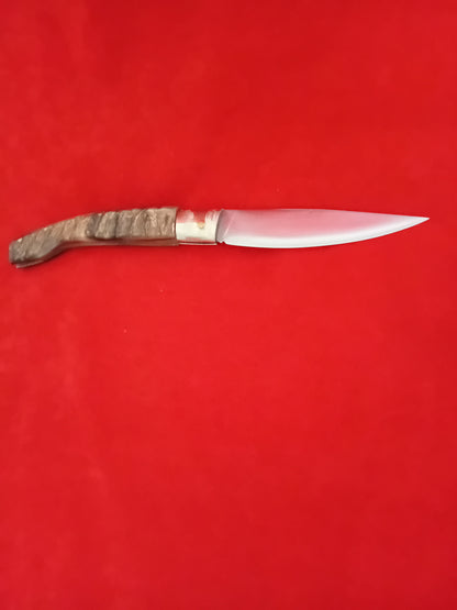 Coltello pattedese con anima  lama 12,5 impugnatura corno di muflone striato