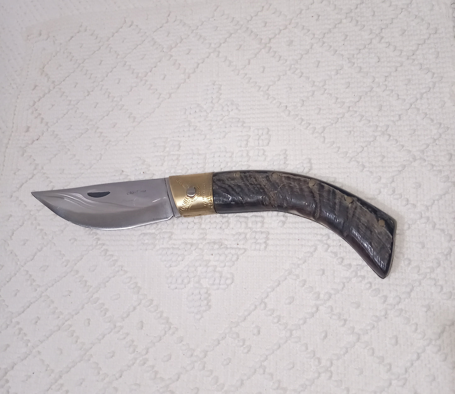 Coltello arburesa con anima decorata  lama 10 CM impugnatura corno di montone