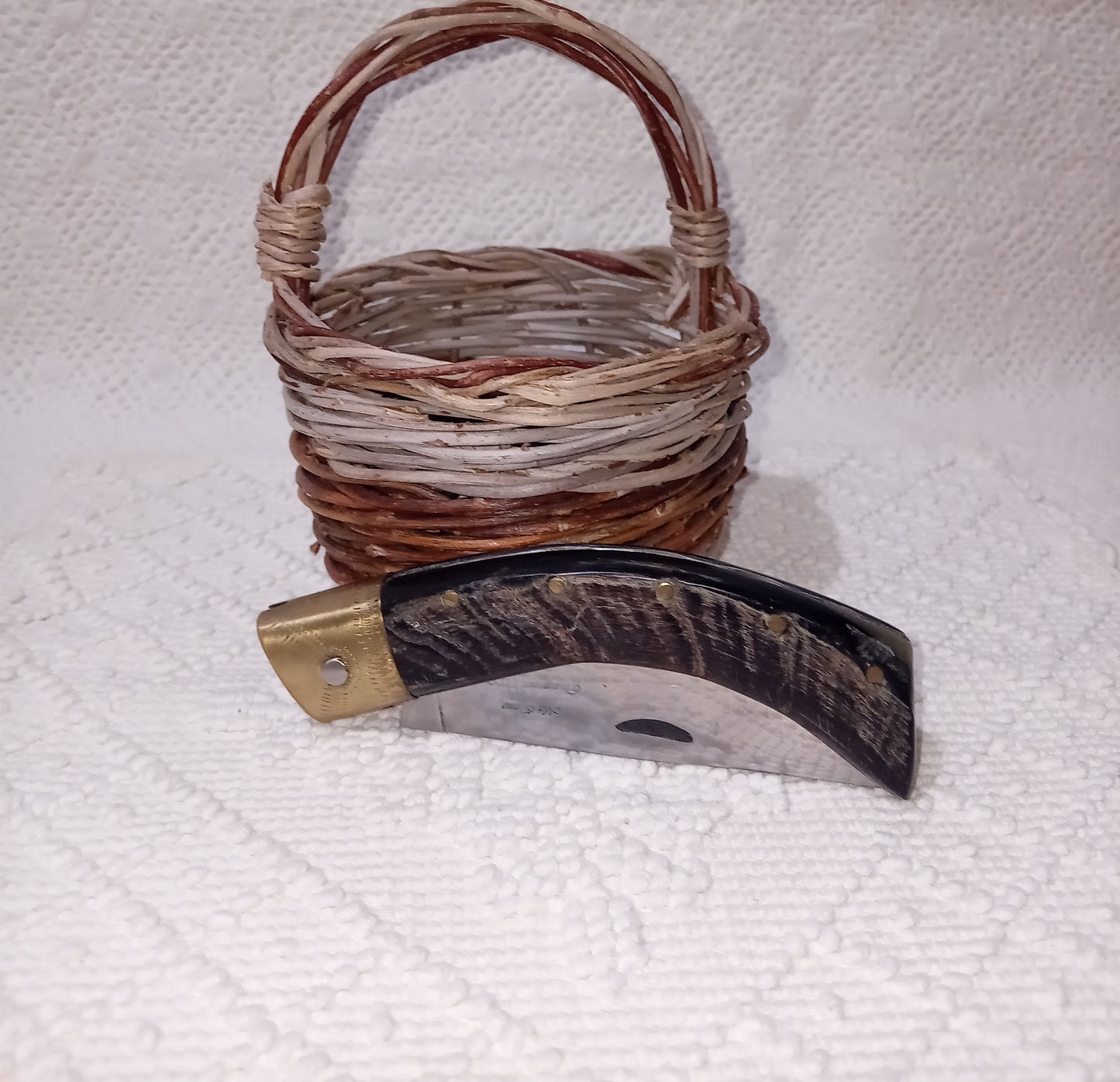 Coltello arburesa con anima decorata  lama 10 CM impugnatura corno di montone