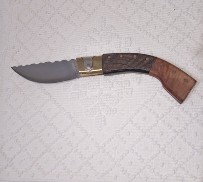 Coltello arburesa con anima decorata lama decorata 10 CM impugnatura corno di montone scuro e radica