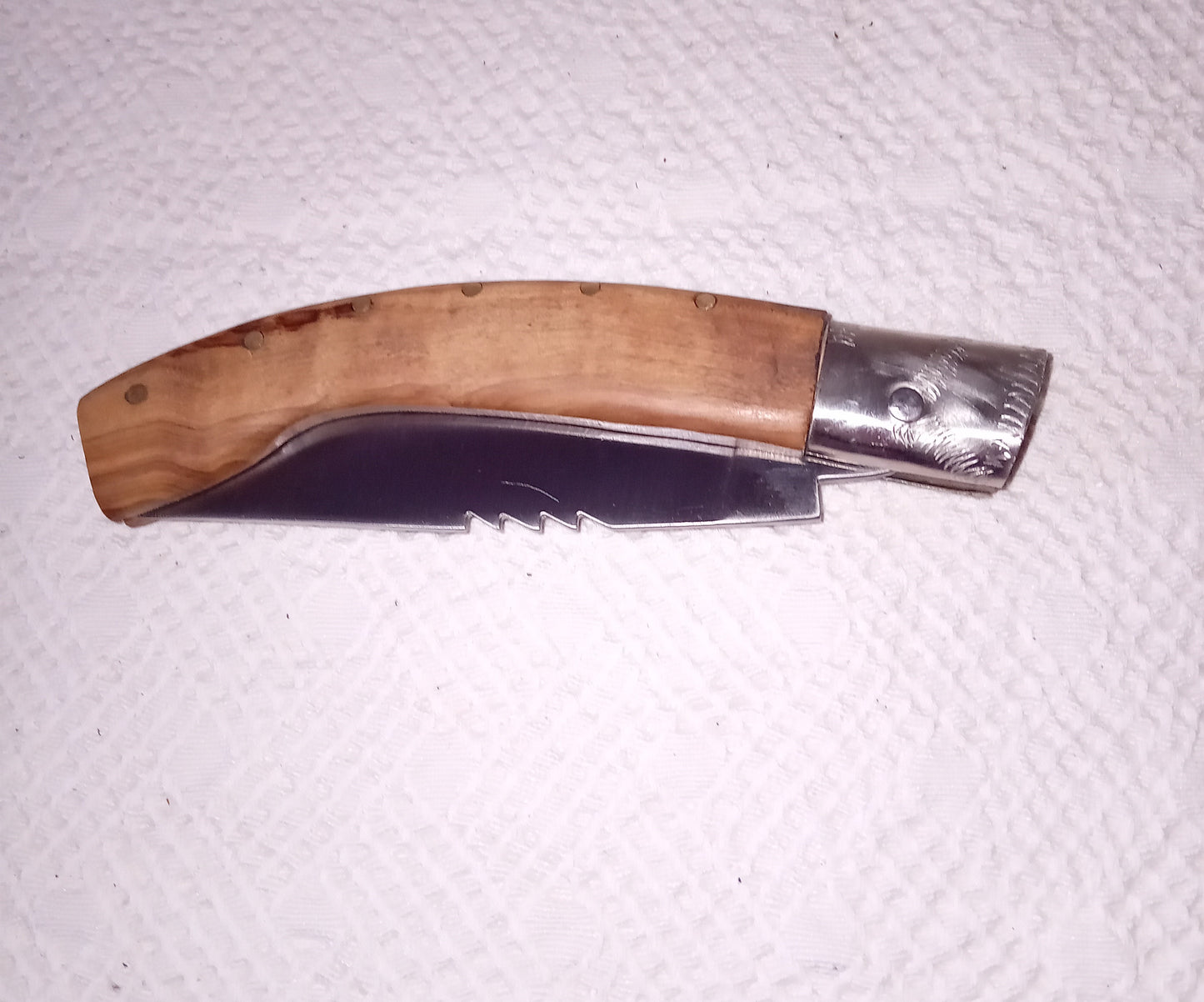 Coltello arburesa con anima,lama 10,5 CM decorata,  impugnatura in  legno di olivo