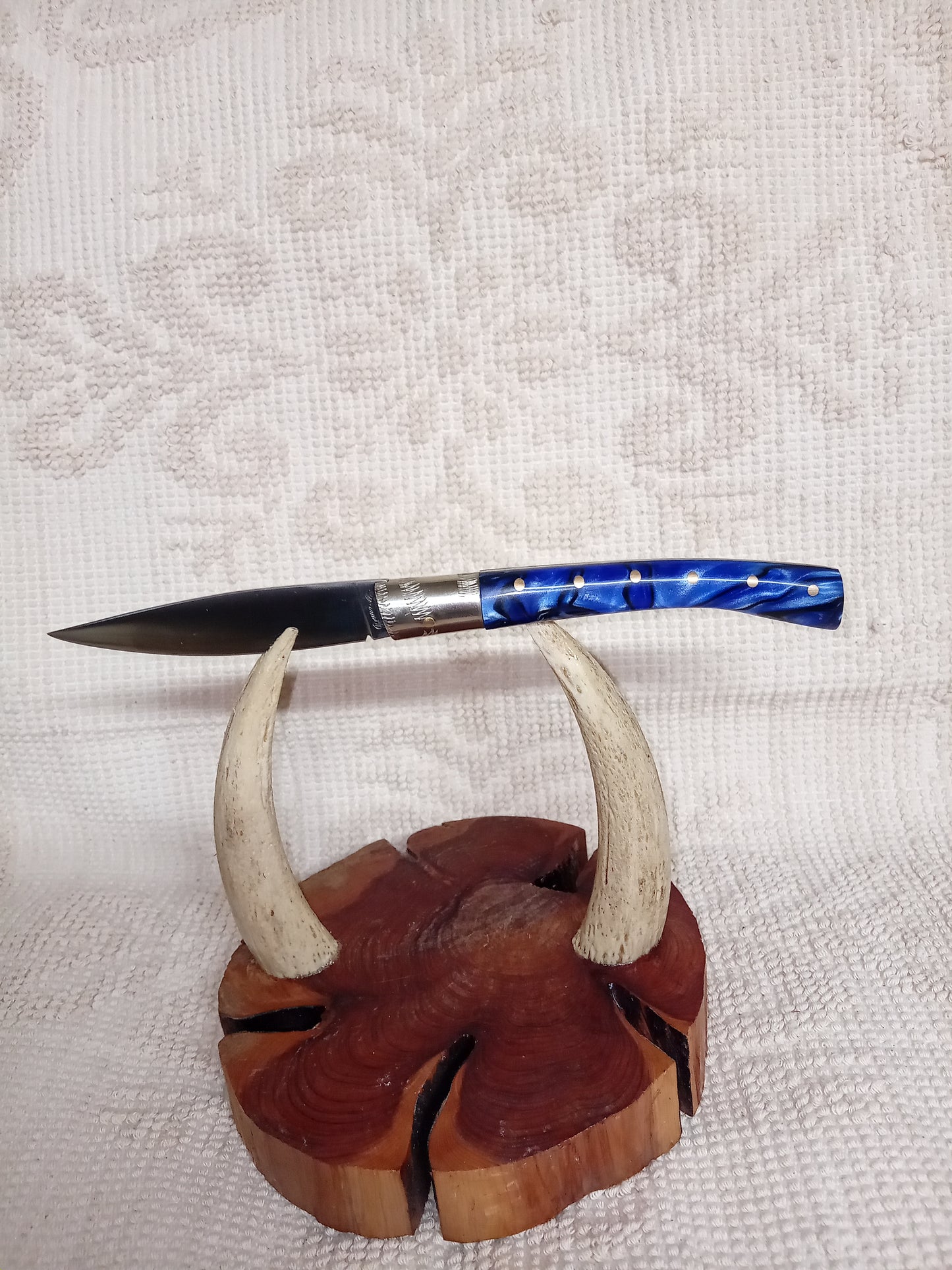 Coltello pattadese con anima ,lama 10CM ,impugnatura  in kirinite blu e nera