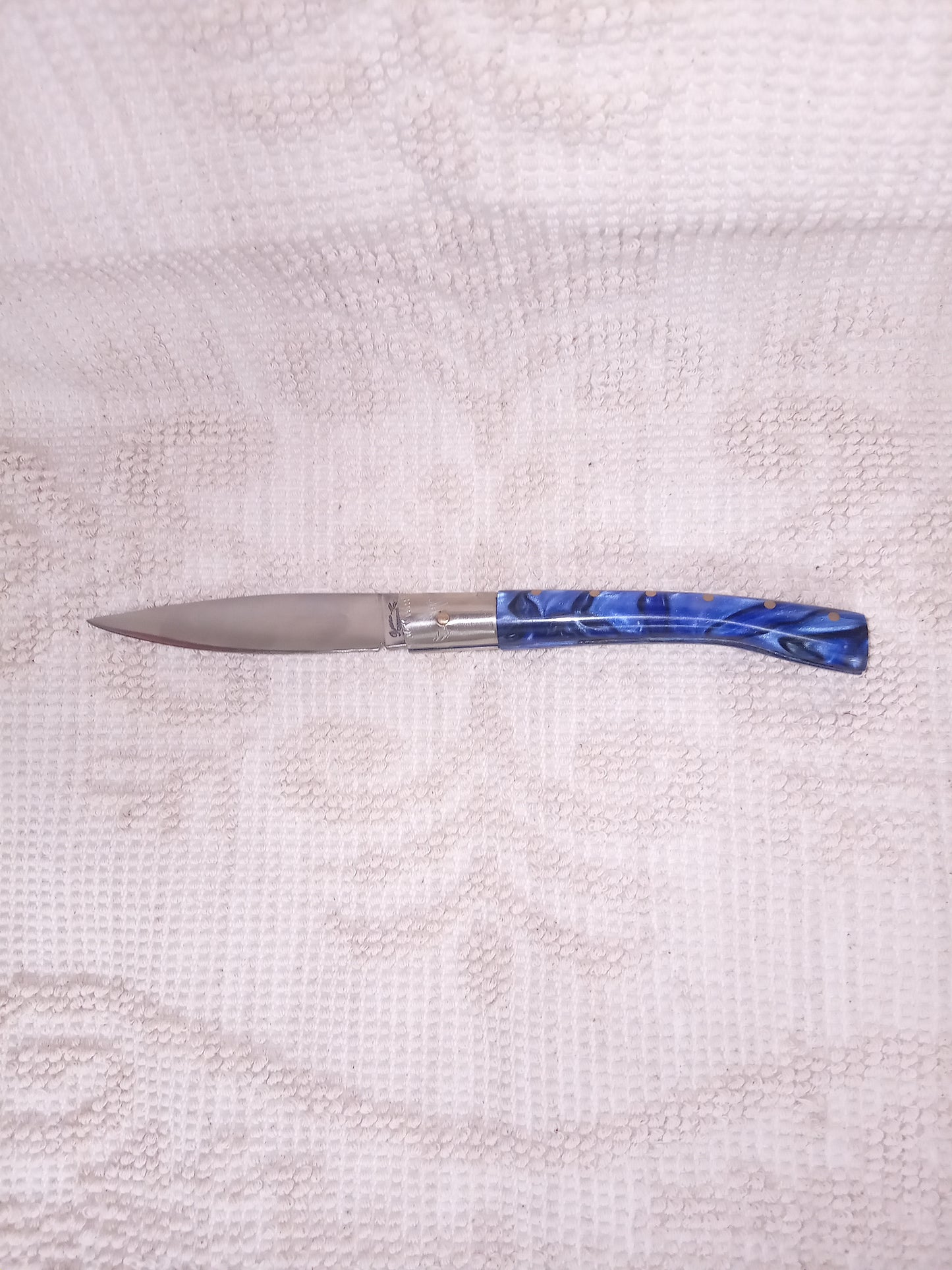 Coltello pattadese con anima ,lama 10CM ,impugnatura  in kirinite blu e nera