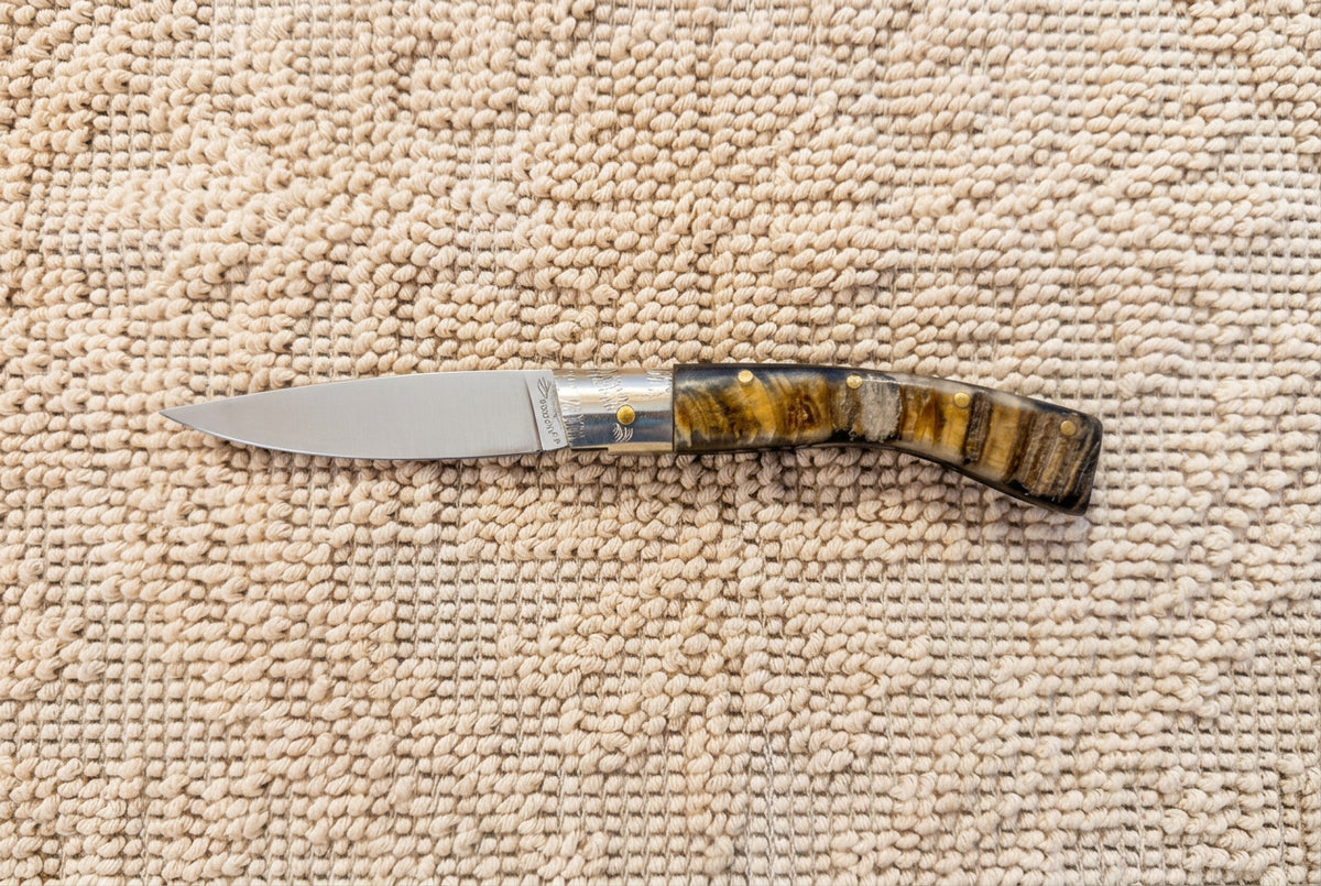Pattadese con anima in corno di muflone lama 8,5 cm.