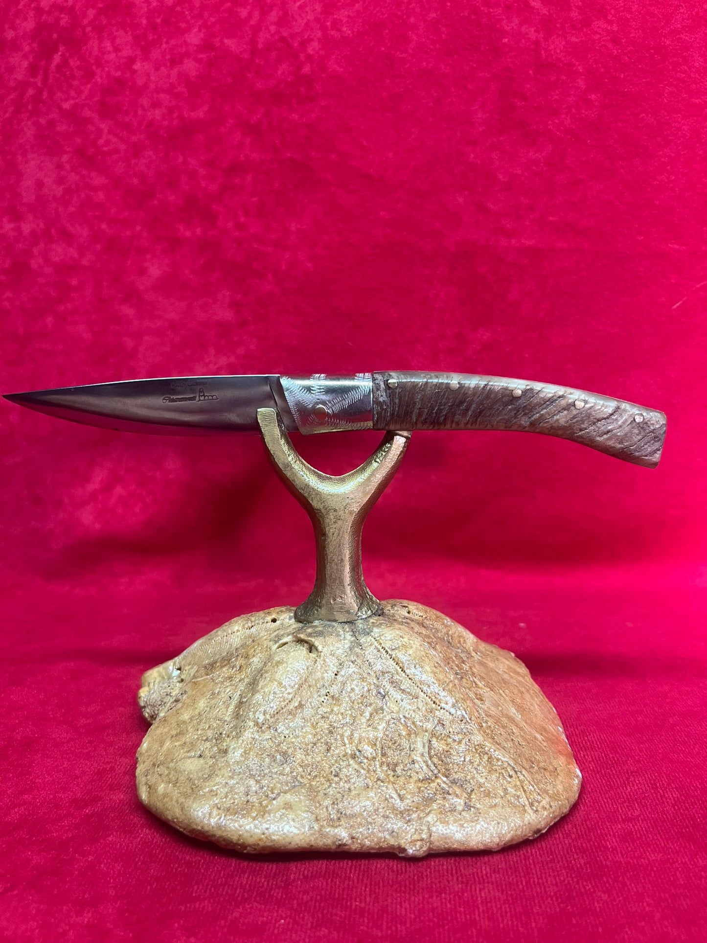 Coltello pattadese con anima, lama 10 CM ,impugnatura in corno di montone