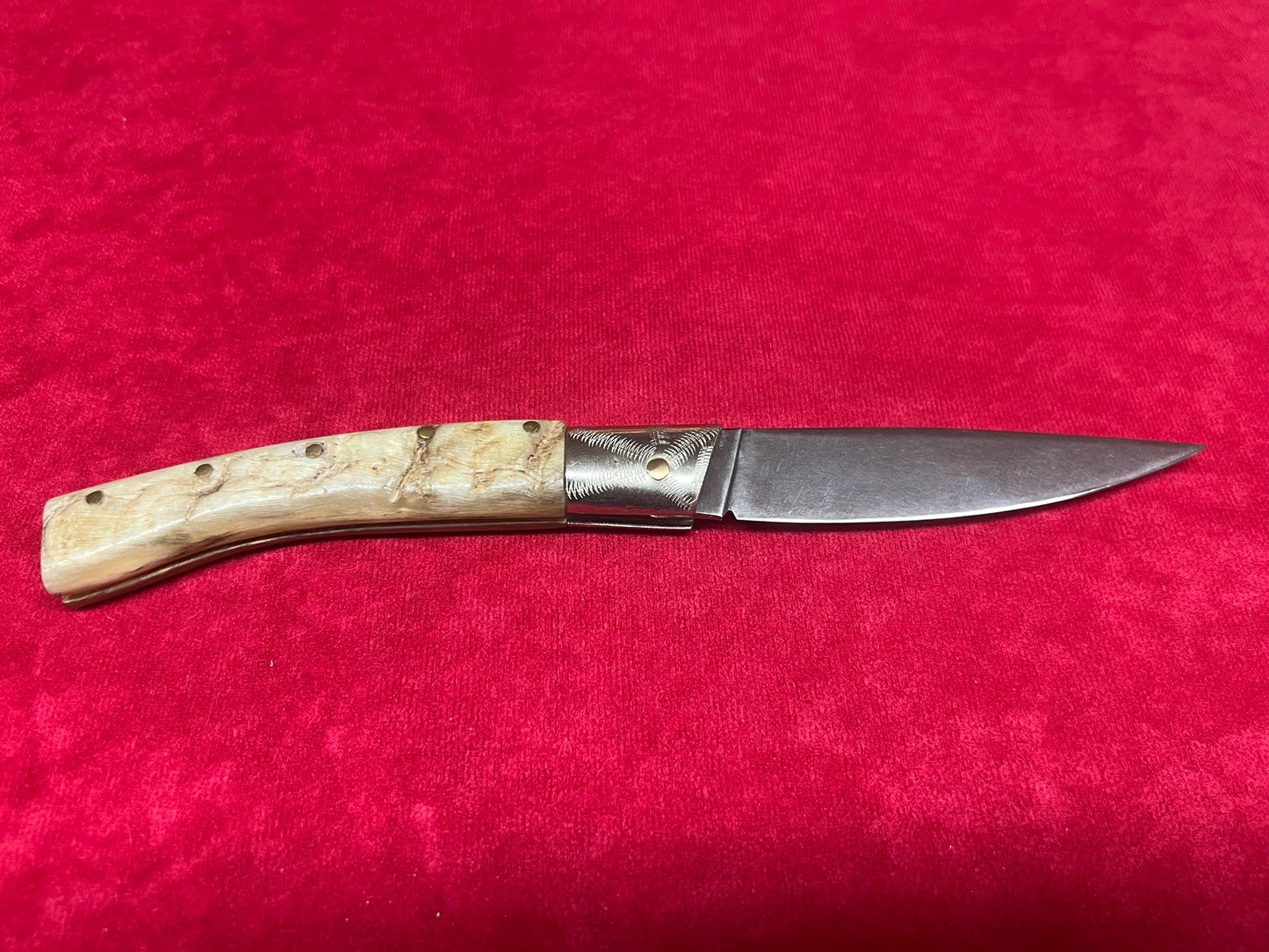 Coltello pattadese con anima, lama 10 CM ,impugnatura in corno di montone
