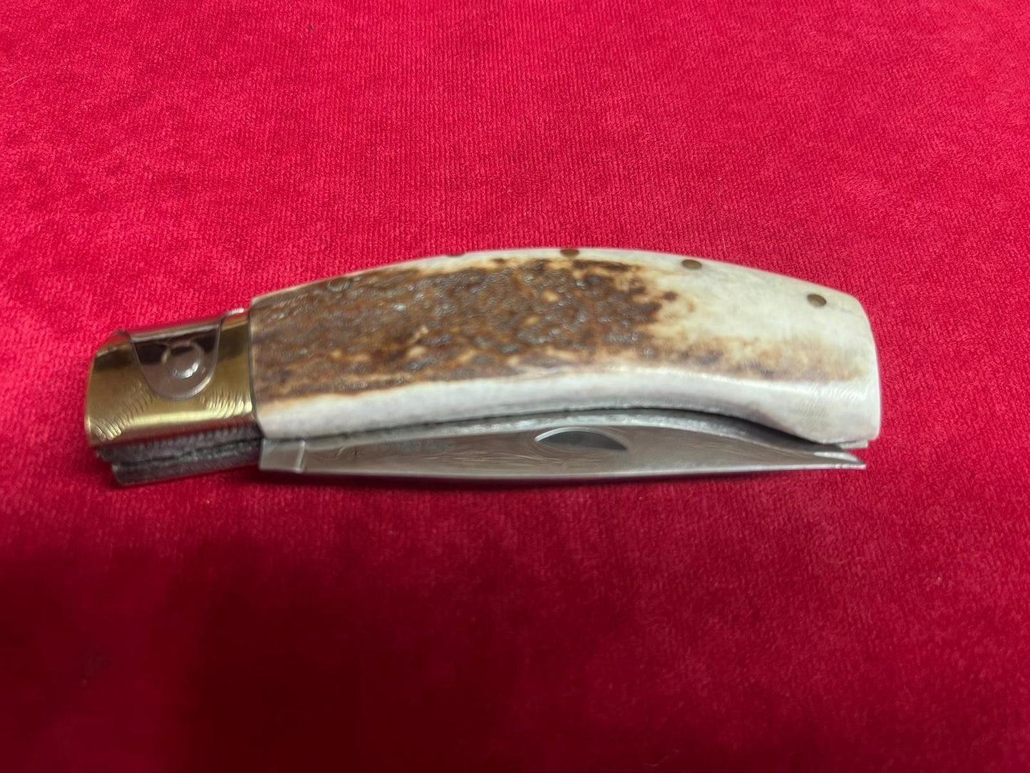 Coltello arburesa con anima , lama 9,5 CM impugnatura in corno di cervo.