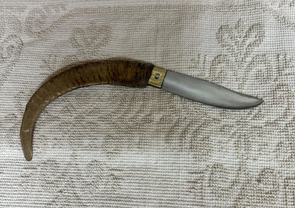 Coltello da collezione arburesa,  lama 16,5 CM impugnatura in corno di capra.