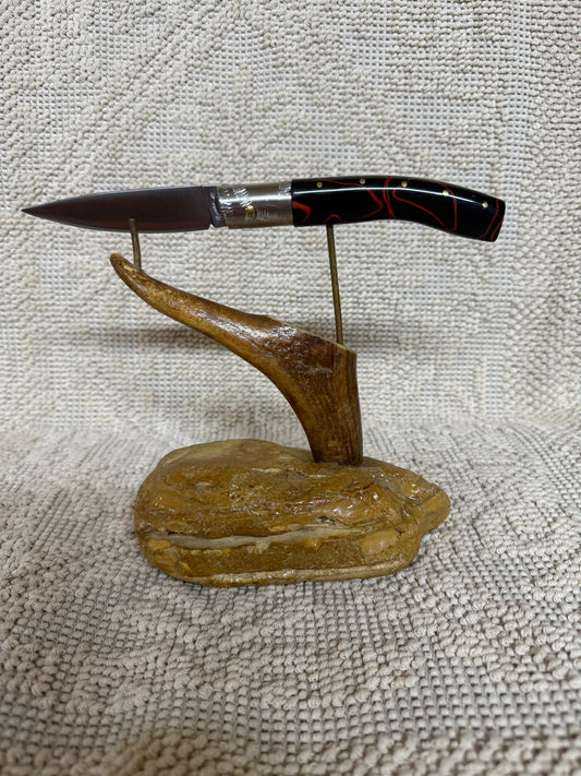Coltello pattadese con anima ,lama 9 CM ,impugnatura  in kirinite rossa e nera.