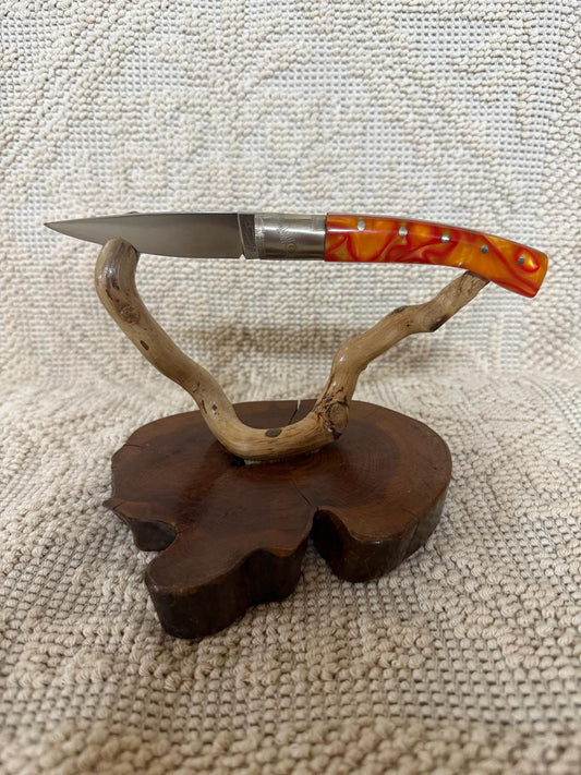 Coltello pattadese con anima ,lama 9 CM ,impugnatura  in kirinite rosso e arancione.