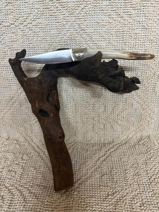 Coltello pattadese , lama 9 CM ,impugnatura in corno di cervo.