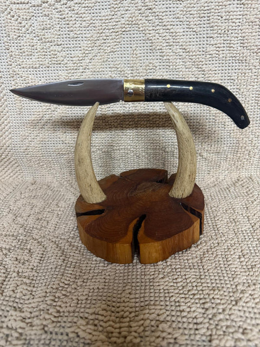 Coltello arburesa,,lama 12 CM ,impugnatura  in corno di caprone nero.