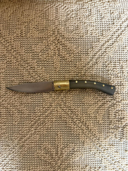 Coltello pattadese con anima, lama  9,5 CM ,impugnatura in corno  di muflone.