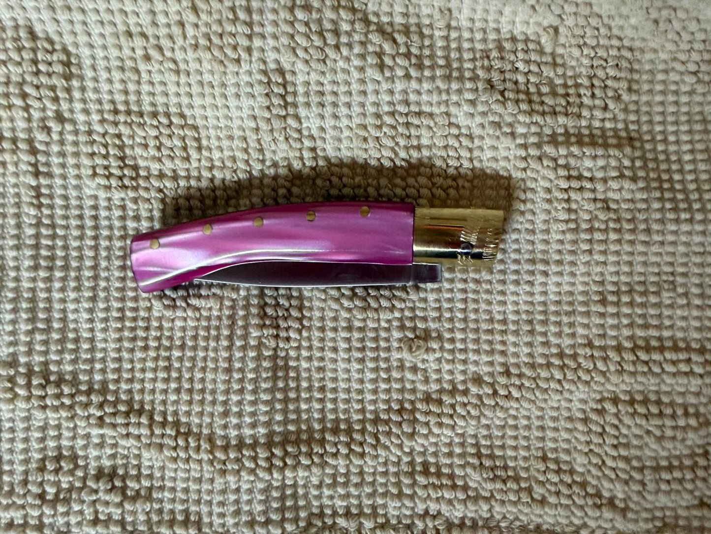 Coltello  pattadese con anima , lama 9,5 CM  impugnatura in kirinite rosa e turchese.