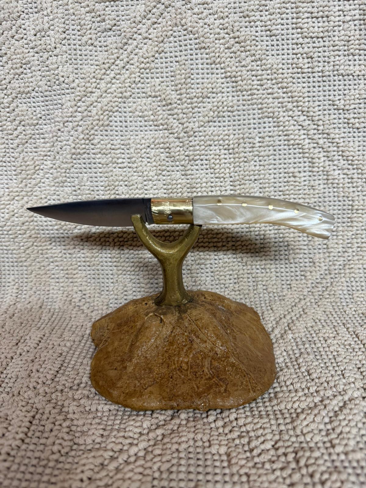 Coltello pattadese con anima ,lama 9,5CM ,impugnatura  in kirinite avorio.