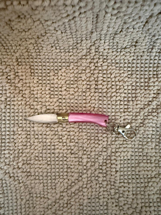Coltellino pattadese sardo,( portachiavi) artigianale , realizzato a mano, lama 5 CM rosa.