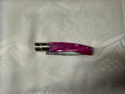 Coltello  pattadese con anima decorata lama 9,4 CM  impugnatura in kirinite rosa.