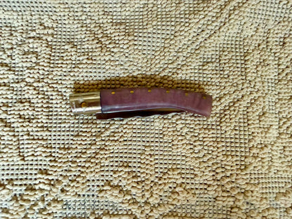 Coltello  pattadese con anima decorata , lama 10,5 CM  impugnatura in resina,lilla perlato con sfumature di rosa antico.