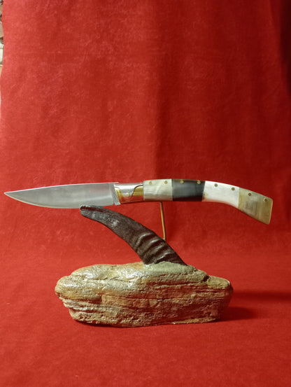 Coltello pattadese con doppia anima, lama 13 CM impugnatura in corno di montone chiaro,montone scuro,cervo chiaro e cervo scuro