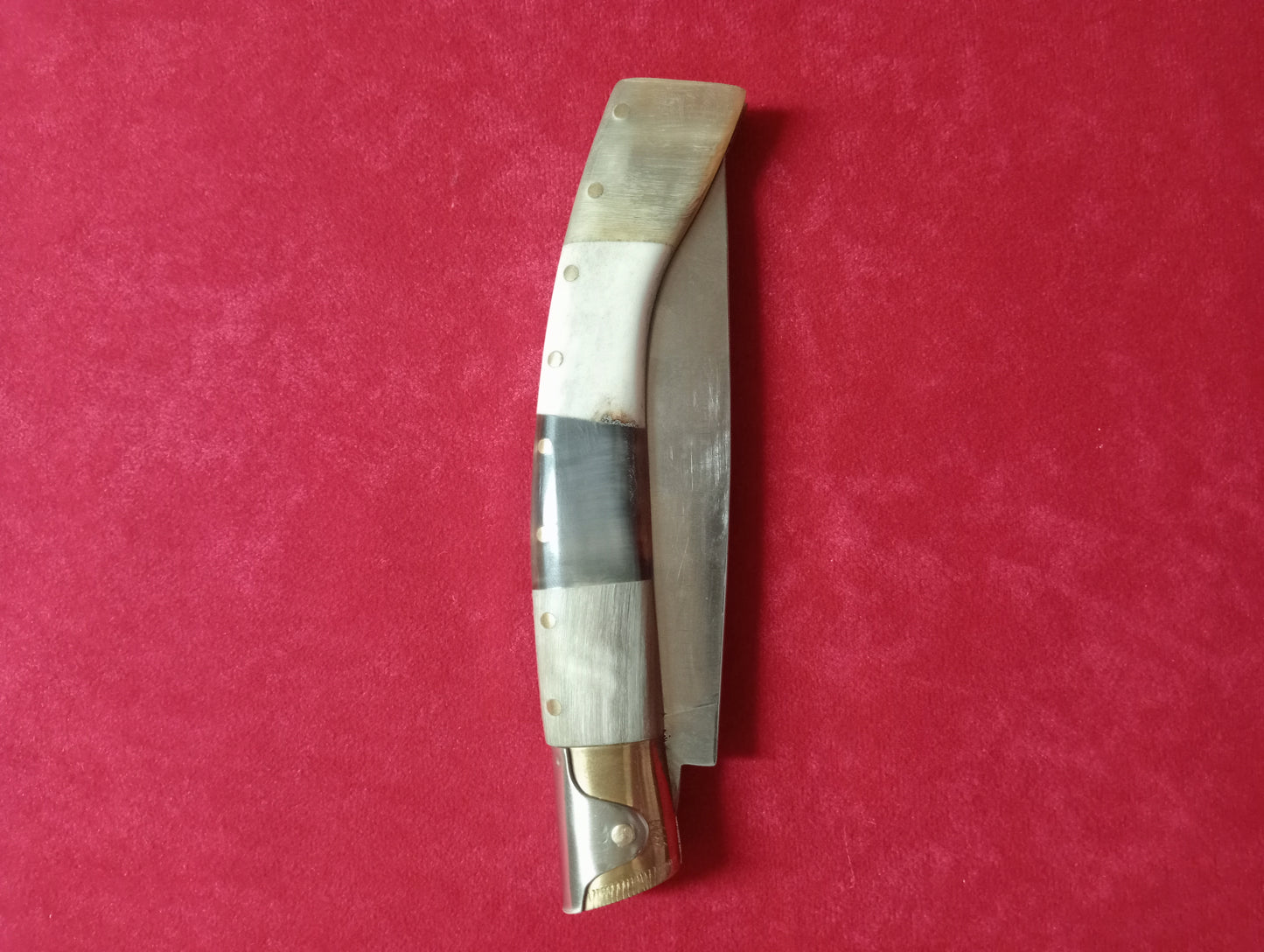 Coltello pattadese con doppia anima, lama 13 CM impugnatura in corno di montone chiaro,montone scuro,cervo chiaro e cervo scuro